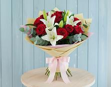 Букет цветов из:  Лилии и Розы в Пышлицы