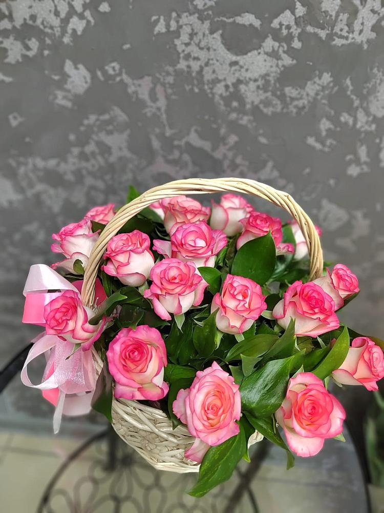 Цветочная композиция из Розы в корзине в Пышлицы