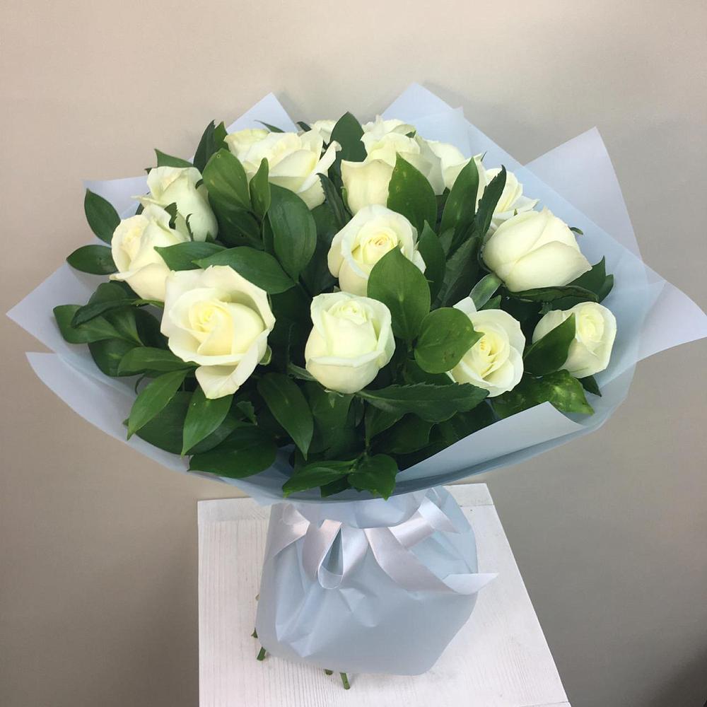 Букет 15 Белых роз Проуд в Пышлицы