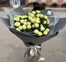 Букет Белые кустовые розы Солинеро в Пышлицы