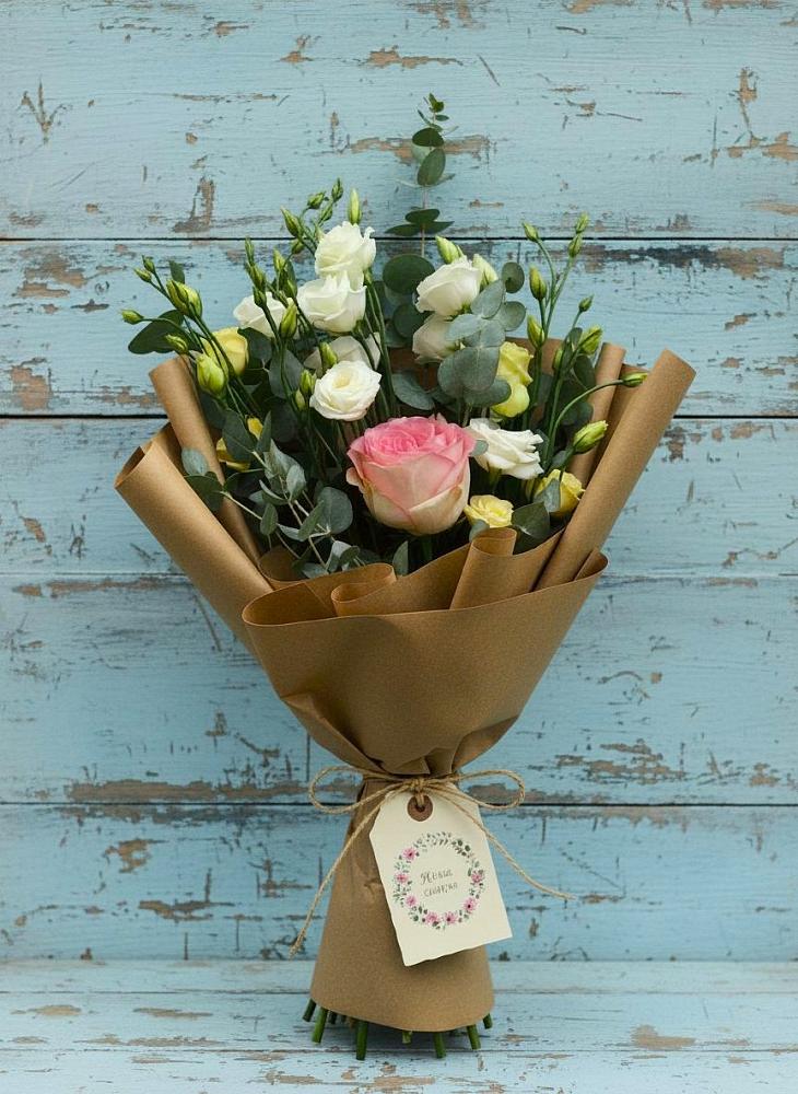 Букет цветов из: Розы и Лизиантусы в Пышлицы