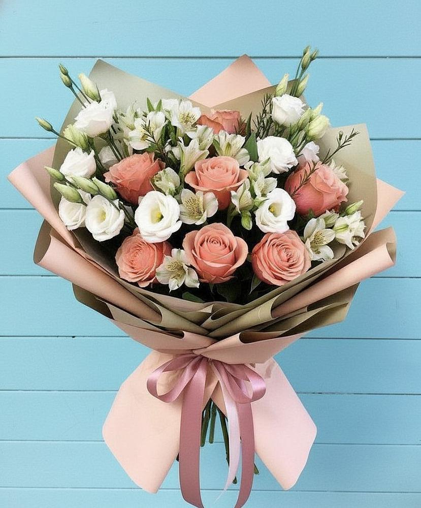 Букет цветов из: Розы, Альстромерии и Лизиантусы в Пышлицы