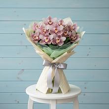 Букет цветов из:  Орхидеи и Розы #REPLACE_PRED# Пышлицы