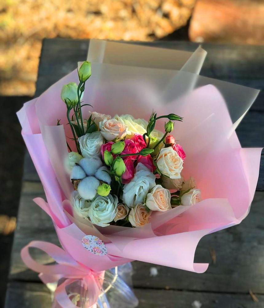 Букет цветов из: Розы и Лизиантусы в Пышлицы