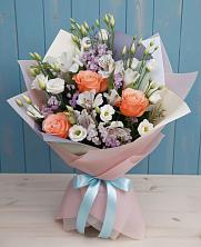 Букет цветов из:  Лизиантусы, Розы, Альстромерии и Гипсофила в Пышлицы