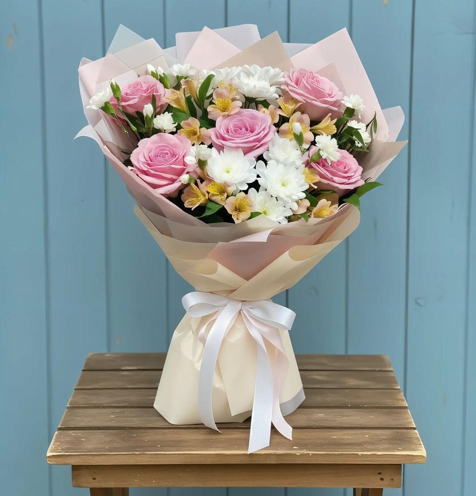 Букет цветов из: Гвоздики, Орхидеи и Розы в Пышлицы