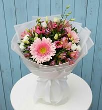 Букет цветов из:  Герберы, Альстромерии и Лизиантусы в Пышлицы
