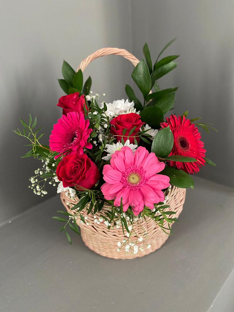 Цветочная композиция из Розы, Хризантемы и Герберы в корзине в Пышлицы